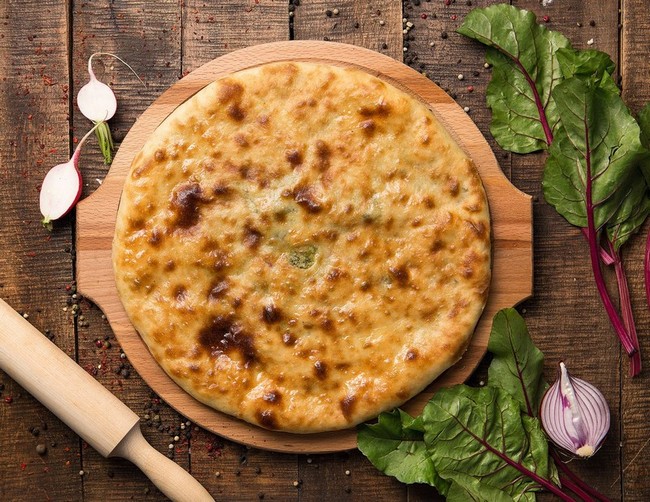 Со свекольными листьями и сыром